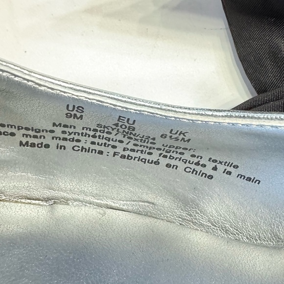 Karl Lagerfeld Women’s Sz 9 SkyLynn Silver Black Kitten Heals Bow Embellished - Picture 9 of 9